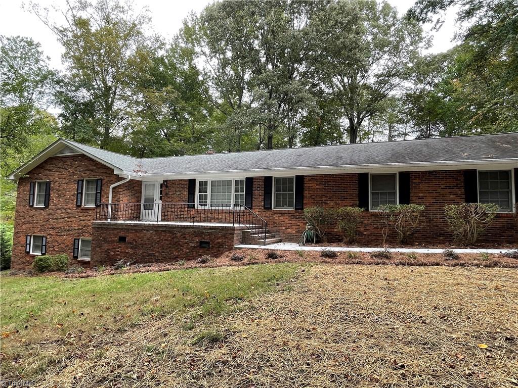 1130 Tangle Lane High Point, NC 27265 - Photo 3 of 35 Gallery Image 3
