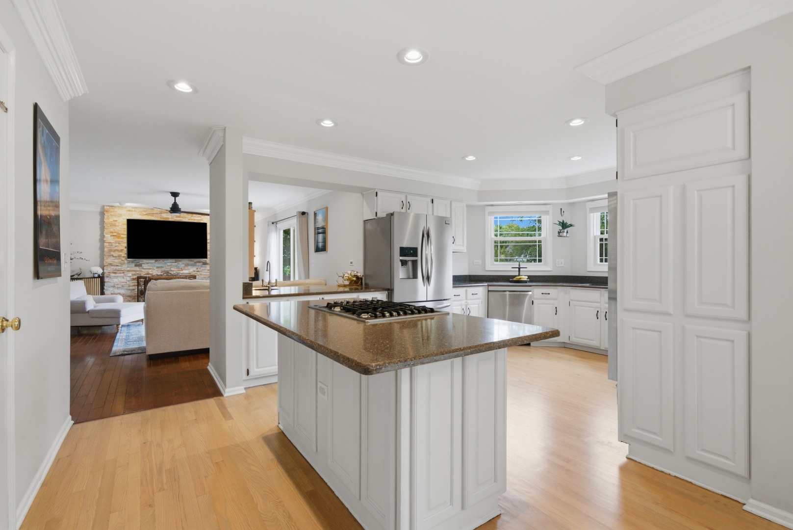 662 Bent Ridge Lane Barrington, IL 60010 - Photo 8 of 46 Gallery Image 8