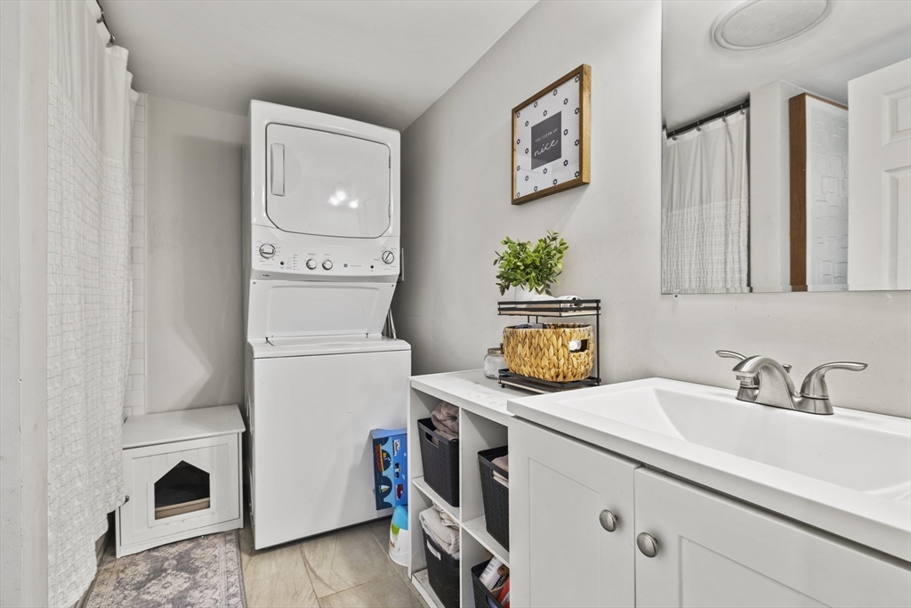 90 R Bartlett Road Plymouth, MA 02360 - Photo 11 of 35 a utility room with dryer and washer