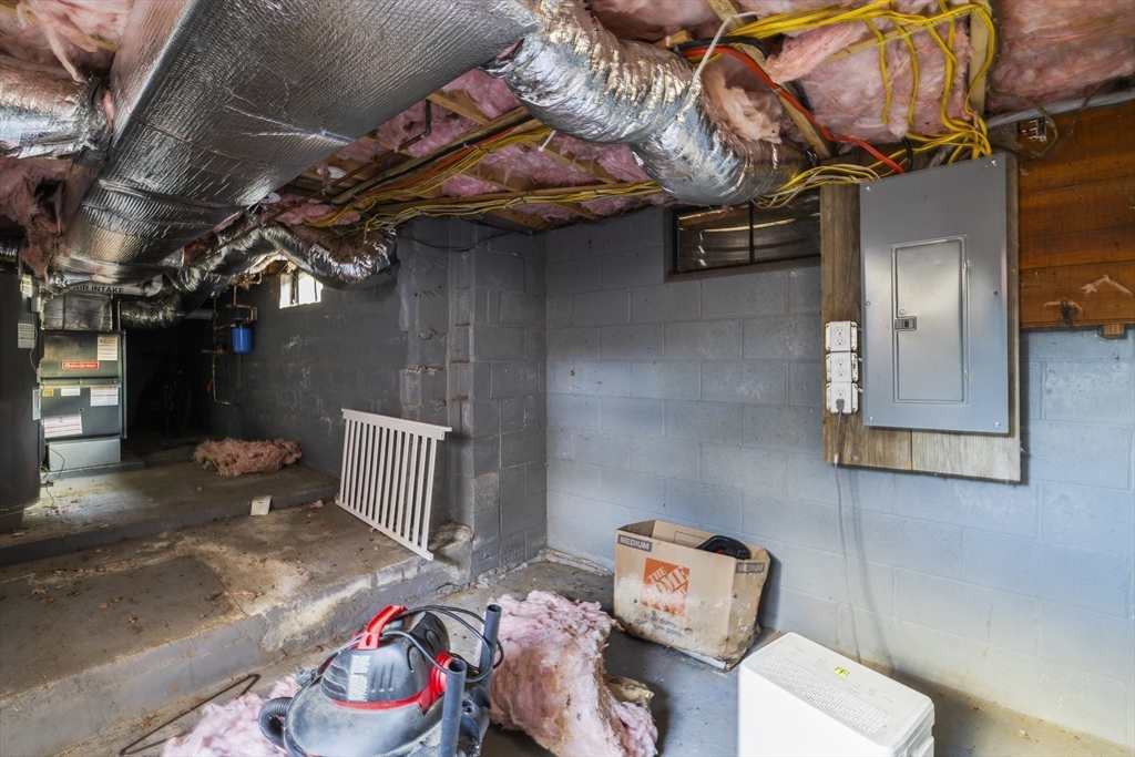 90 R Bartlett Road Plymouth, MA 02360 - Photo 27 of 35 a utility room with dryer and washer
