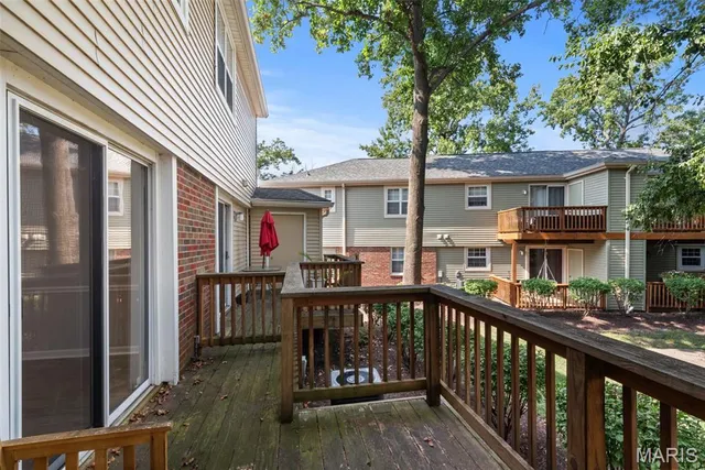 $184,000 | 8825 Wrenwood Lane, Brentwood, MO 63144