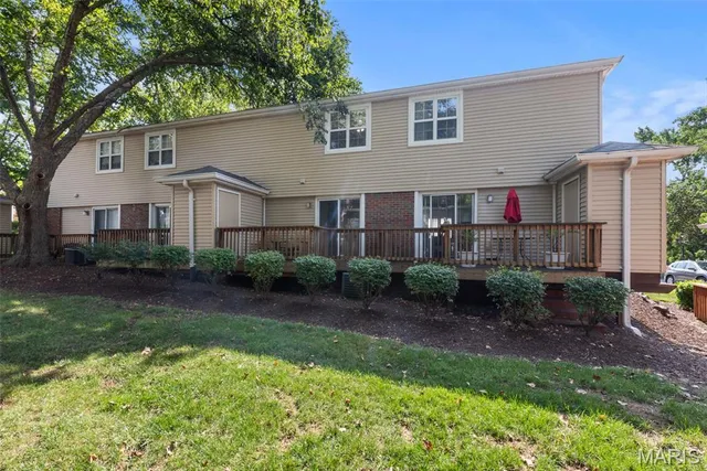 $184,000 | 8825 Wrenwood Lane, Brentwood, MO 63144