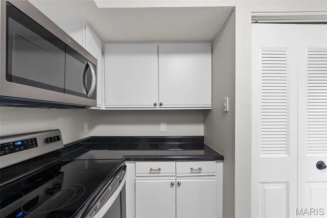 $184,000 | 8825 Wrenwood Lane, Brentwood, MO 63144