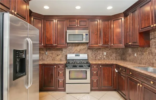 $829,000 | 13568 Ottoman Street, Arleta, CA 91331