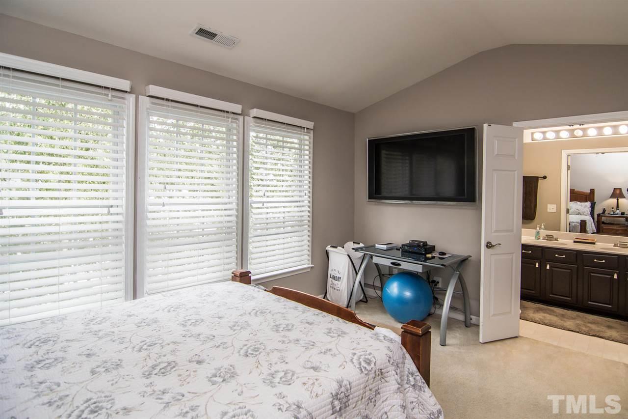 7032 Mead Lane Raleigh, NC 27613 - Photo 14 of 25