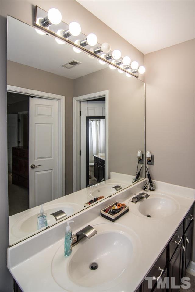 7032 Mead Lane Raleigh, NC 27613 - Photo 15 of 25