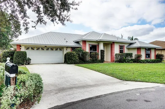 $499,000 | 724 Southeast Michaels Court, Stuart, FL 34996