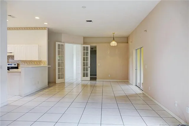 $499,000 | 724 Southeast Michaels Court, Stuart, FL 34996