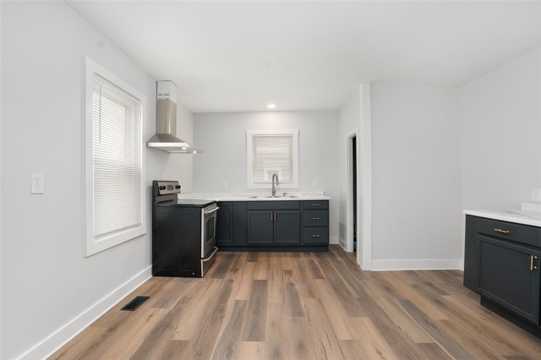 49 Oak Street Cranston, RI 02910 - Photo 5 of 33
