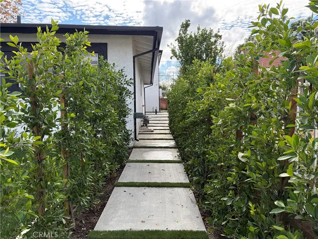 $5,299 | 19214 Calvert Street, Tarzana, CA 91335