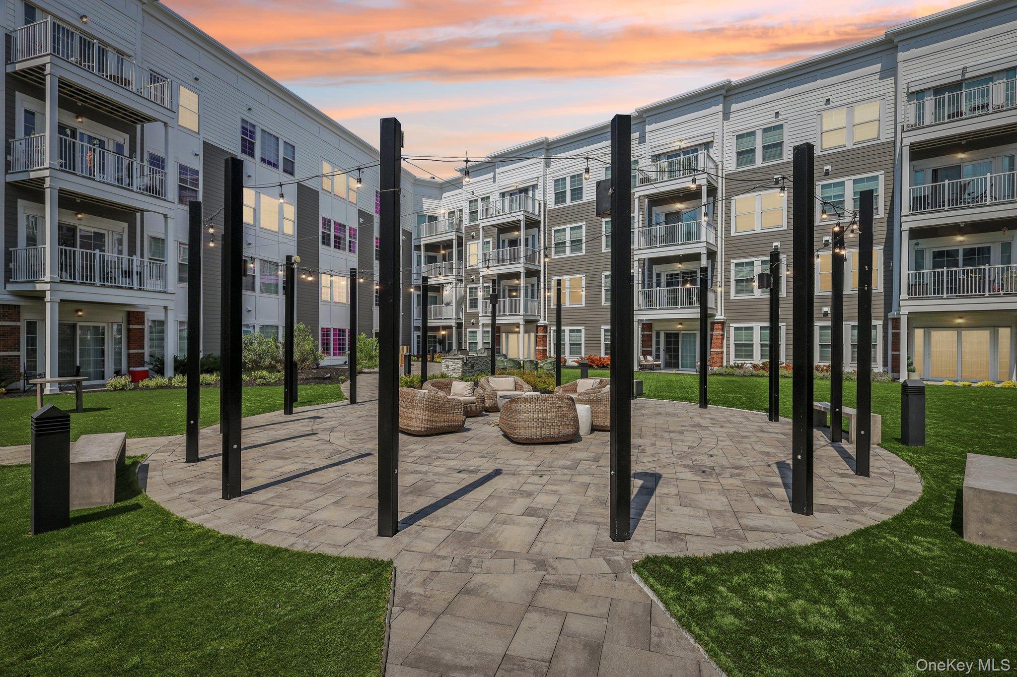 75 East Hoffman Avenue, Unit 1036 Lindenhurst, NY 11757 - Photo 1 of 21