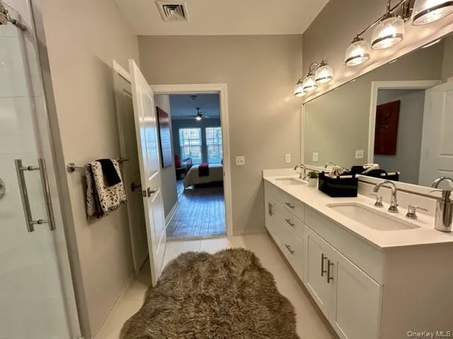 $3,850 | 75 East Hoffman Avenue, Unit 1036, Lindenhurst, NY 11757