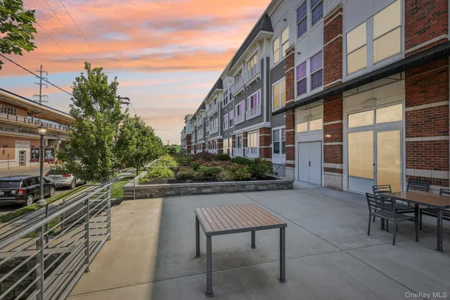 $3,850 | 75 East Hoffman Avenue, Unit 1036, Lindenhurst, NY 11757