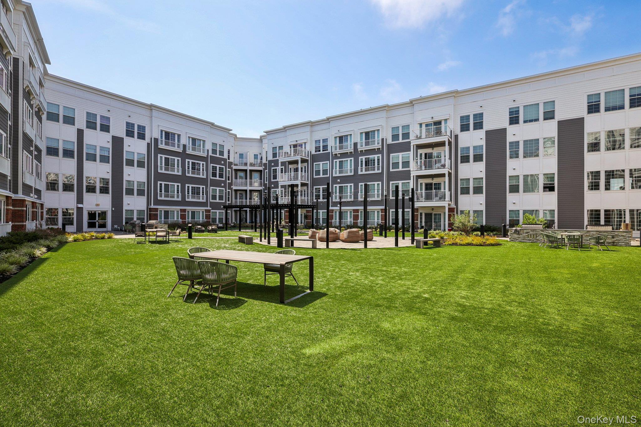 75 East Hoffman Avenue, Unit 1036 Lindenhurst, NY 11757 - Photo 3 of 21