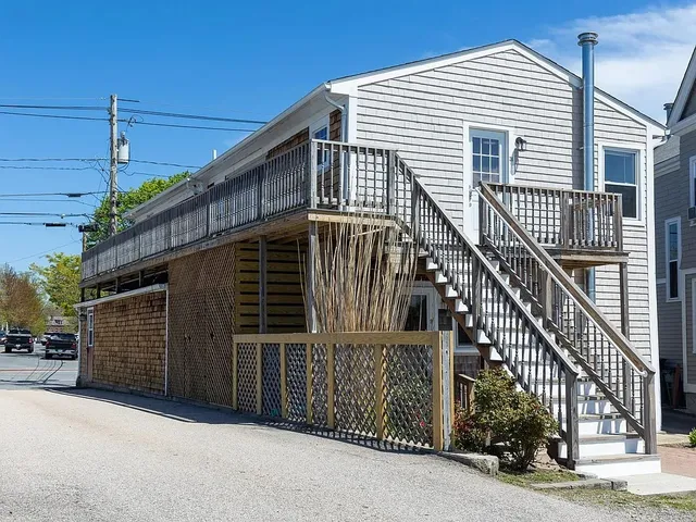 $2,400 | 14 Phillips Street, Unit 2F, North Kingstown, RI 02852