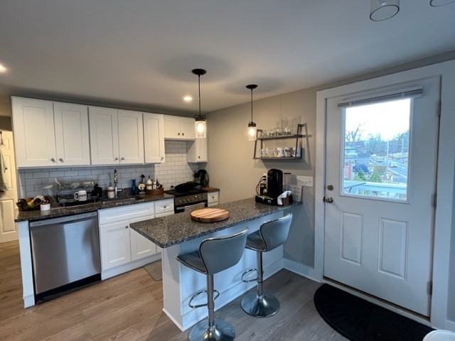 14 Phillips Street, Unit 2F North Kingstown, RI 02852 - Photo 2 of 7 Kitchen