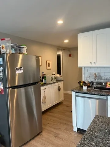 $2,400 | 14 Phillips Street, Unit 2F, North Kingstown, RI 02852