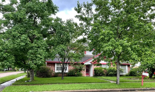 $2,000 | 15803 Baytree Drive, Houston, TX 77070