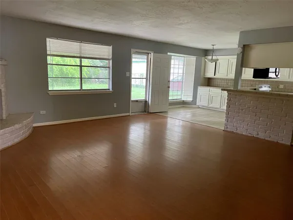 $2,000 | 15803 Baytree Drive, Houston, TX 77070