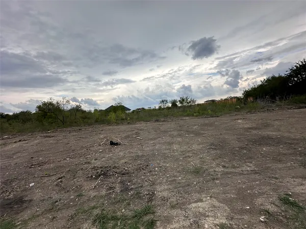 a picture of a field