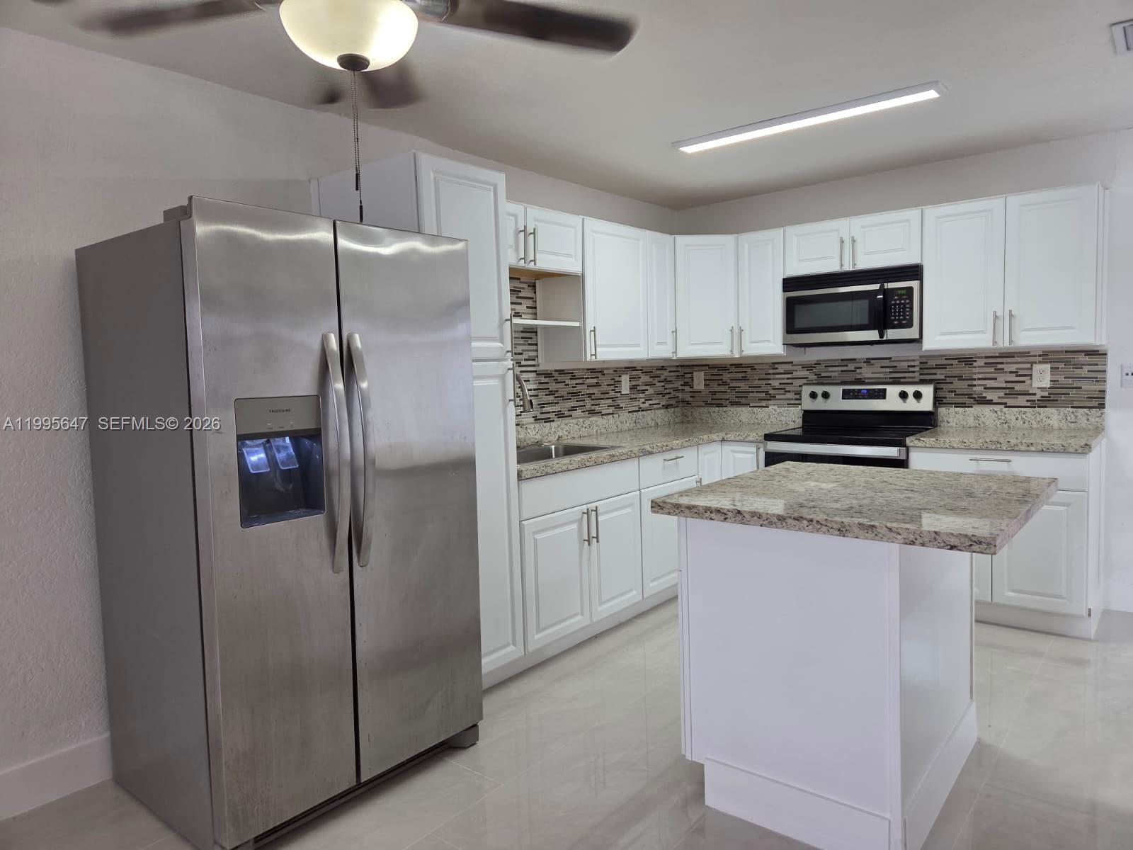 550 Southwest 115th Avenue, Unit 405H Sweetwater, FL 33174 - Photo 5 of 43