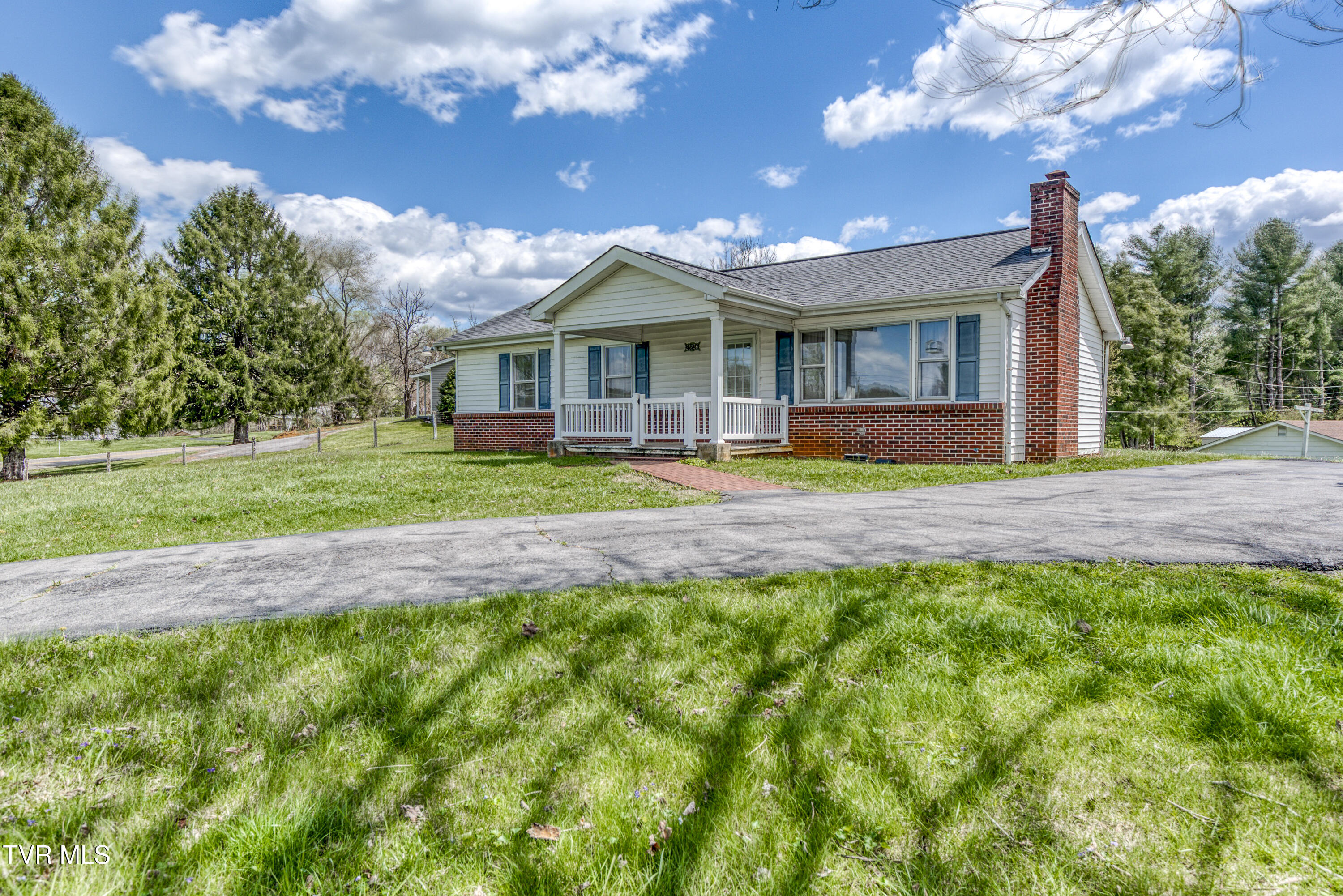 28236 Rhea Valley Road Meadowview, VA 24361 - Photo 1 of 24 28236-Rhea-Valley-Rd-Abingdon-VA Matt-Sm