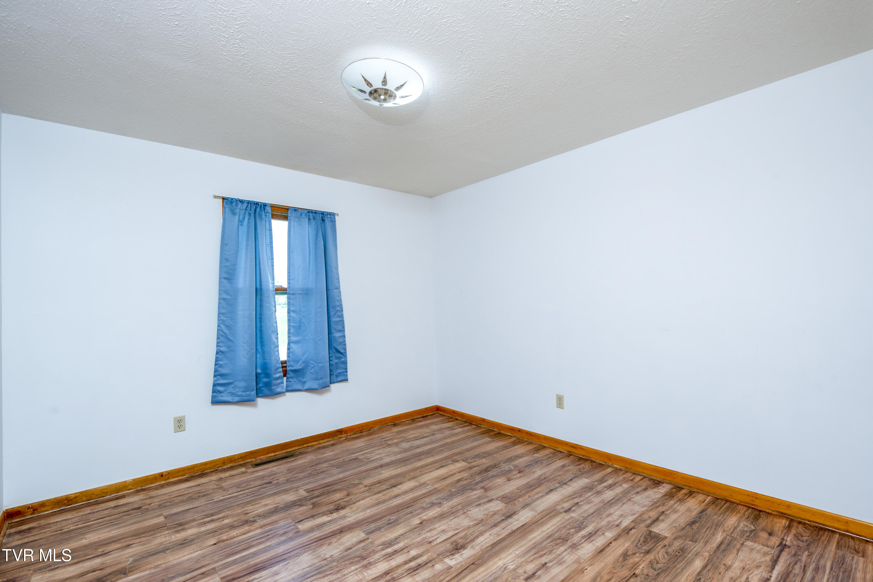 28236 Rhea Valley Road Meadowview, VA 24361 - Photo 13 of 24 28236-Rhea-Valley-Rd-Abingdon-VA Matt-Sm