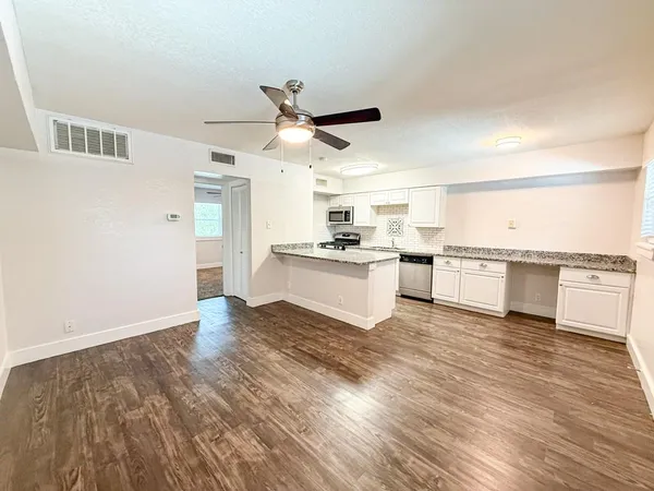 $999 | 5928 Fletcher Avenue, Unit 20, Fort Worth, TX 76107