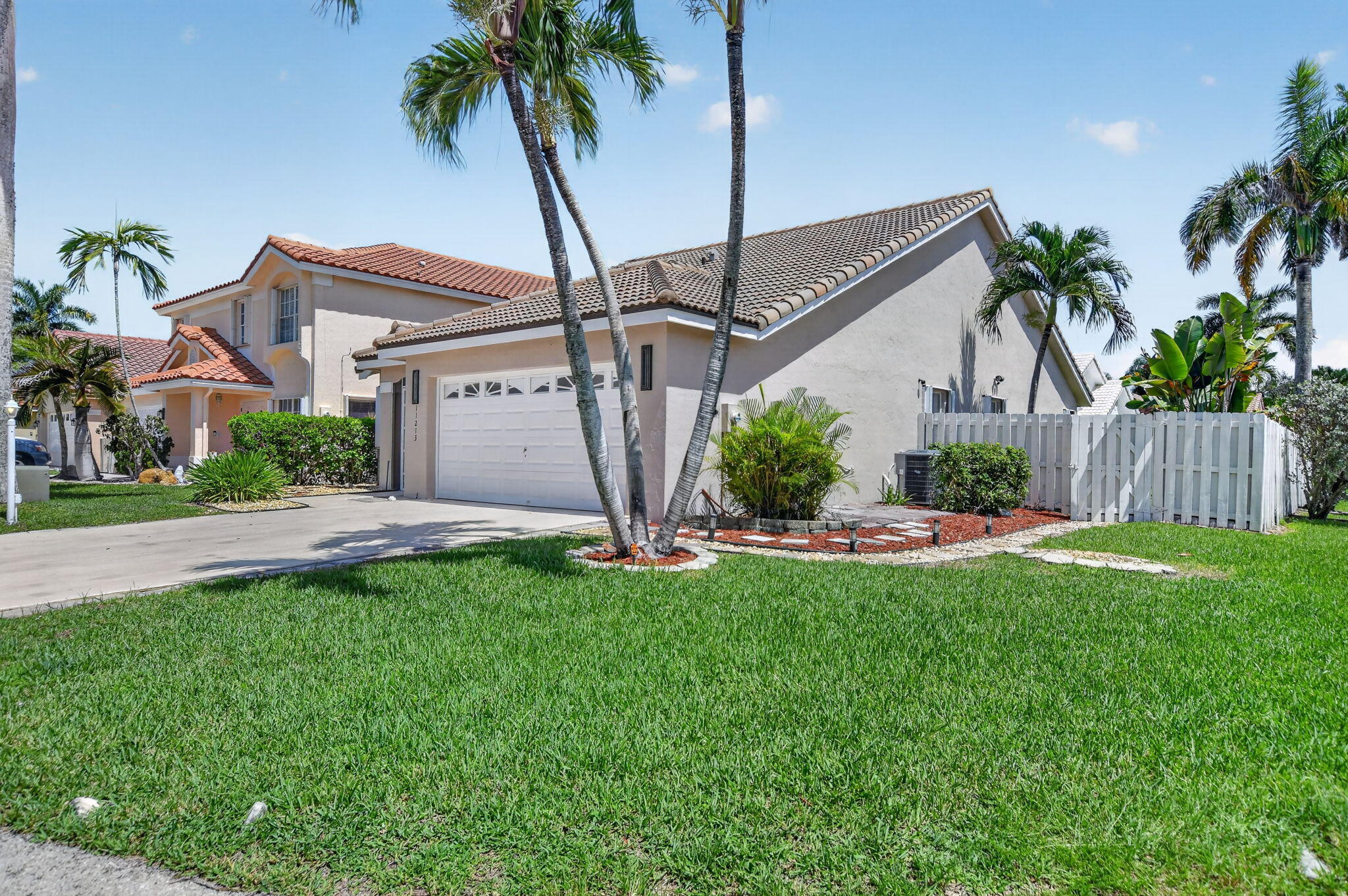 11213 Jasmine Hill Circle Boca Raton, FL 33498 - Photo 4 of 51 2-web-or-mls-DSC_0132