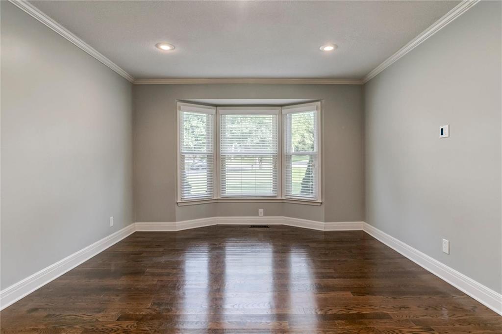 15915 Riggs Road Stilwell, KS 66085 - Photo 10 of 35