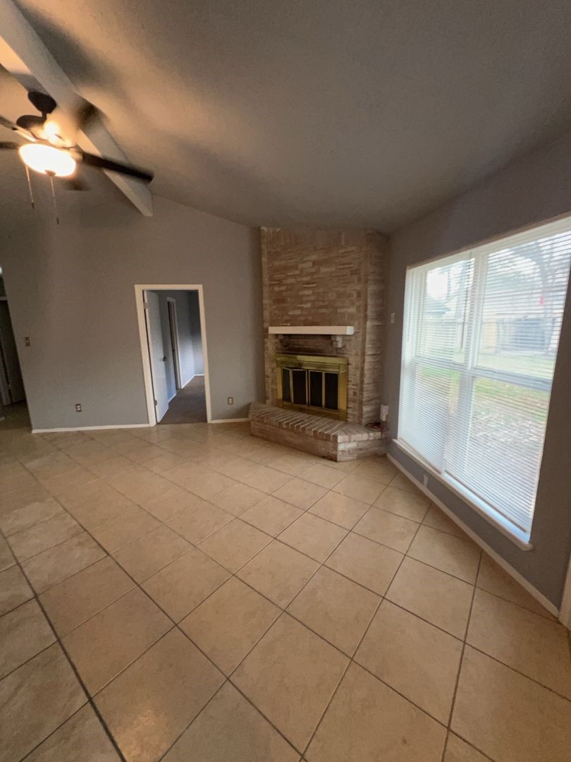 4546 Algernon Drive Spring, TX 77373 - Photo 2 of 15