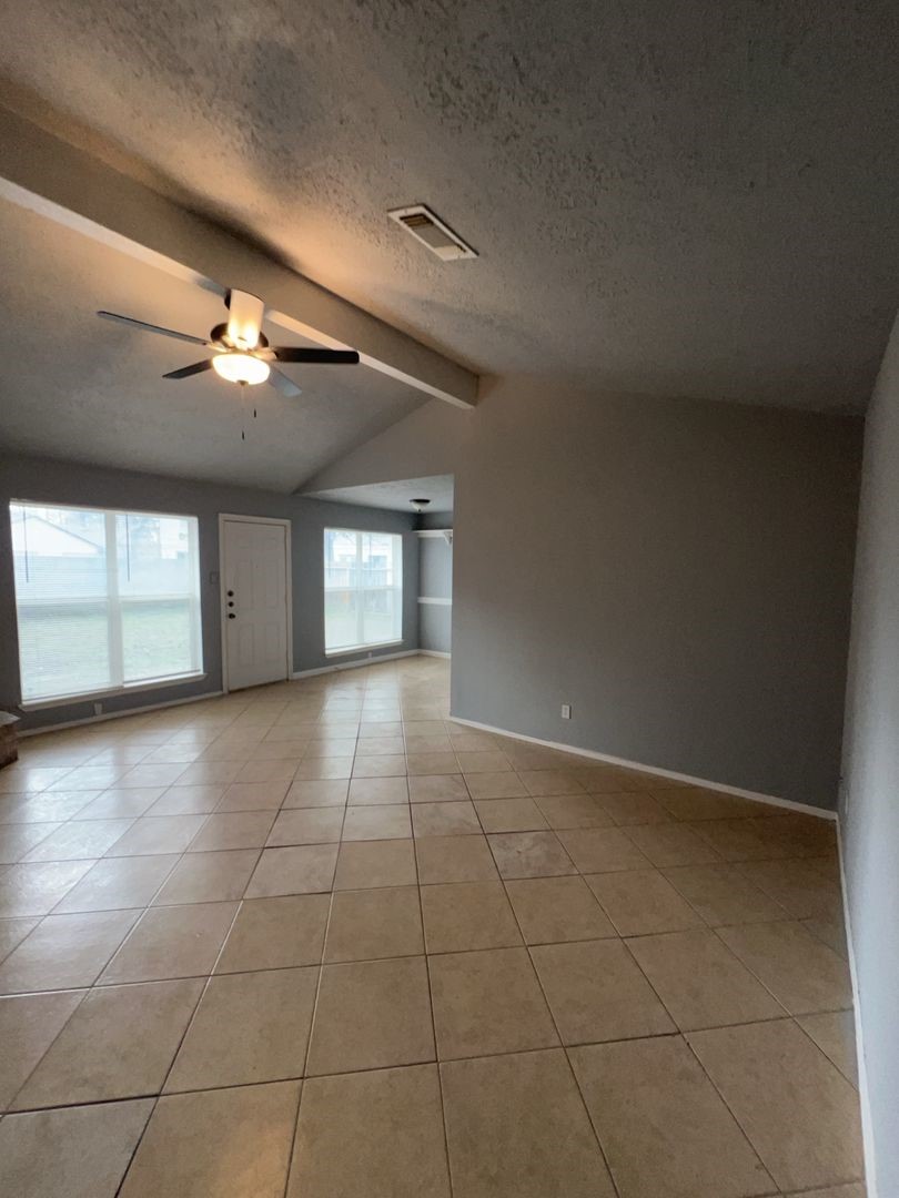 4546 Algernon Drive Spring, TX 77373 - Photo 3 of 15