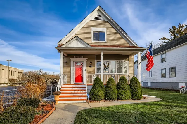 $379,900 | 133 North 17th Avenue, Melrose Park, IL 60160