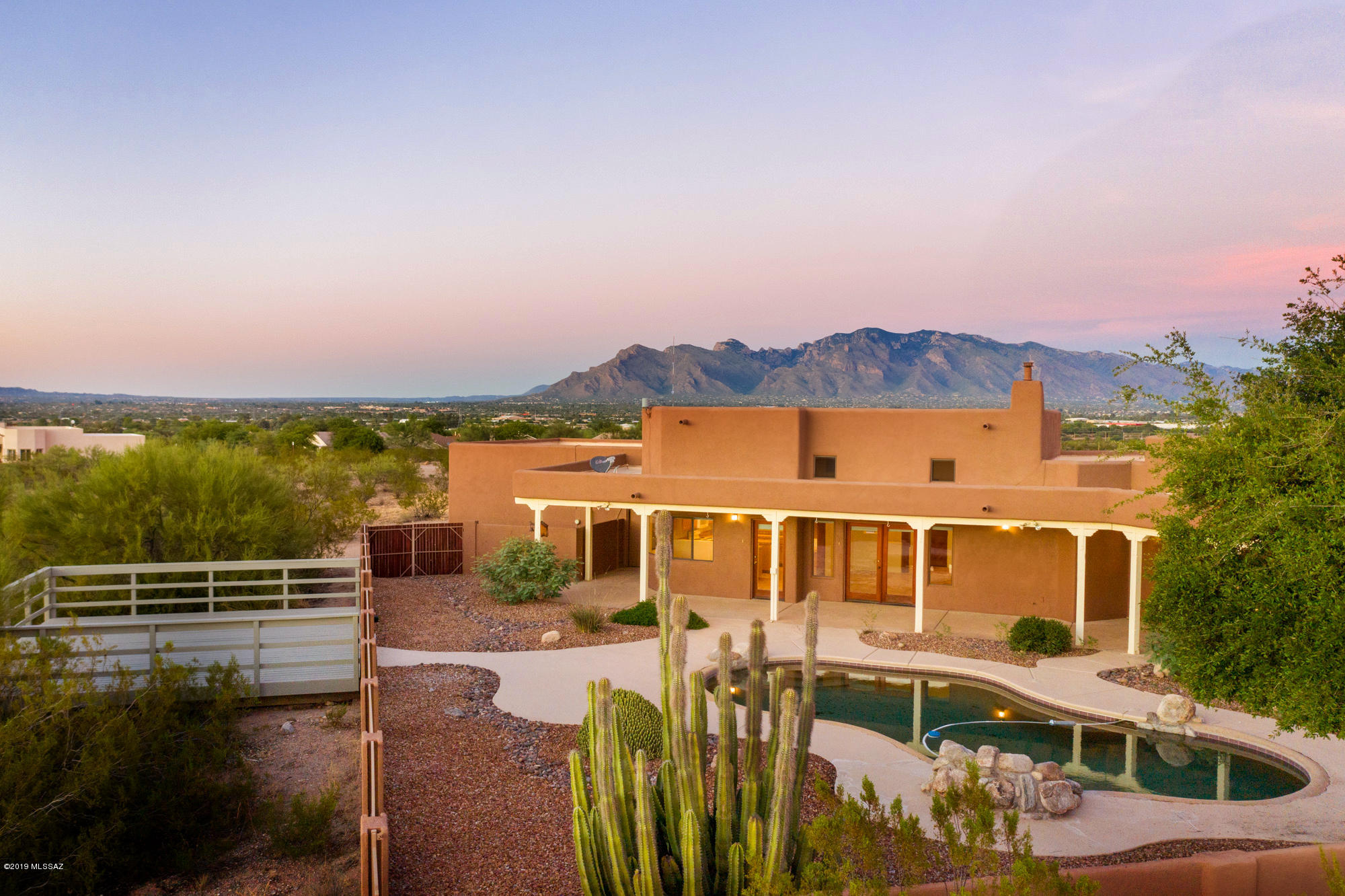 3553 North Grannen Road Tucson, AZ 85745 - Photo 1 of 40