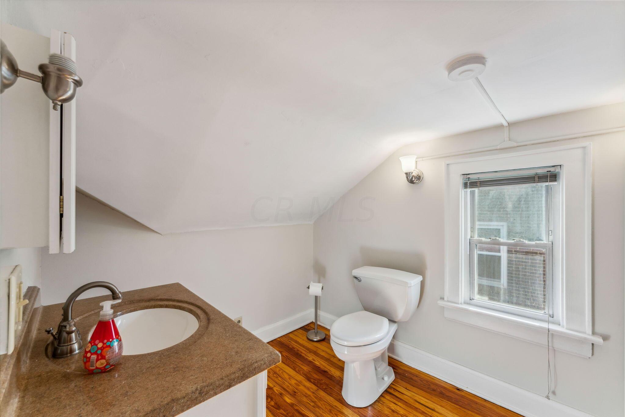665 South Cassingham Road Columbus, OH 43209 - Photo 42 of 47 Bath #2