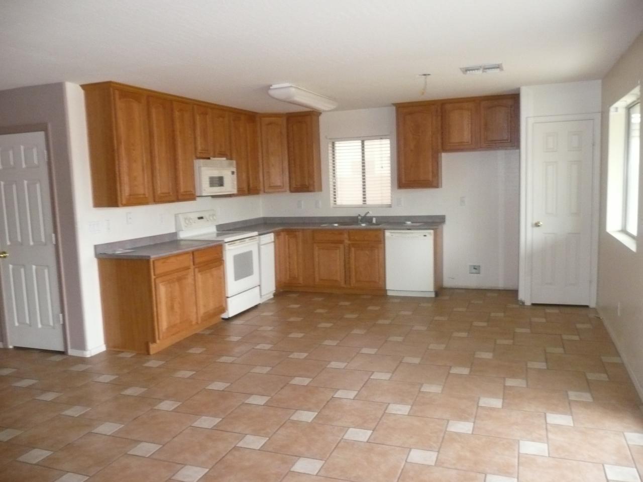 2442 West Tanner Ranch Road Queen Creek, AZ 85144 - Photo 1 of 8 Kitchen