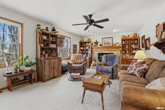 $389,900 | 717 Devon Drive, Germantown Hills, IL 61548