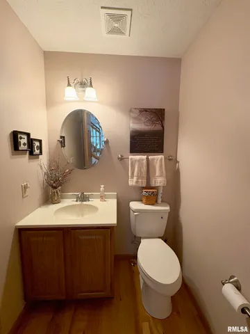 $389,900 | 717 Devon Drive, Germantown Hills, IL 61548