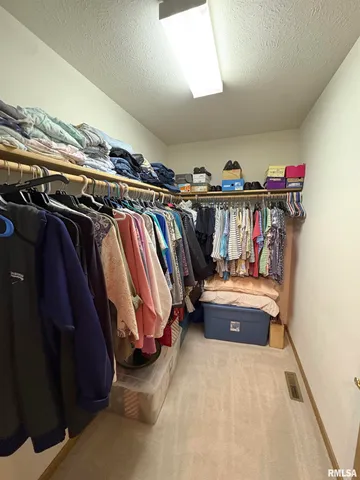 $389,900 | 717 Devon Drive, Germantown Hills, IL 61548