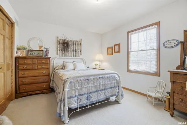 $389,900 | 717 Devon Drive, Germantown Hills, IL 61548