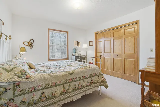 $389,900 | 717 Devon Drive, Germantown Hills, IL 61548