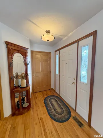 $389,900 | 717 Devon Drive, Germantown Hills, IL 61548