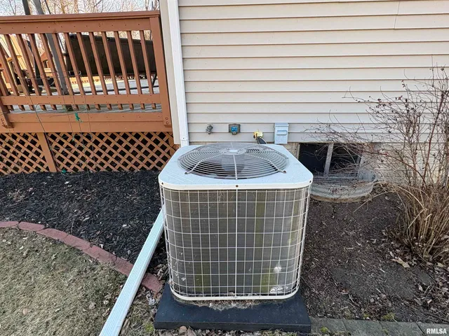 $389,900 | 717 Devon Drive, Germantown Hills, IL 61548