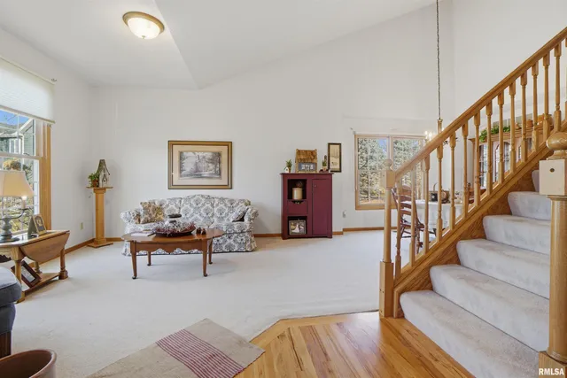 $389,900 | 717 Devon Drive, Germantown Hills, IL 61548