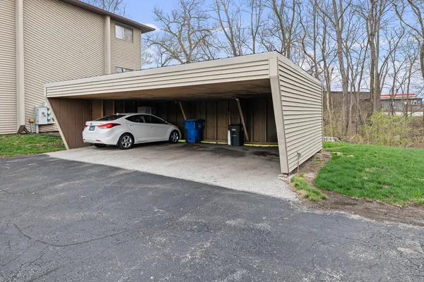 $73,000 | 5231 26th Ave A Court, Unit 14, Moline, IL 61265