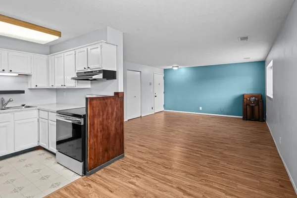 $73,000 | 5231 26th Ave A Court, Unit 14, Moline, IL 61265