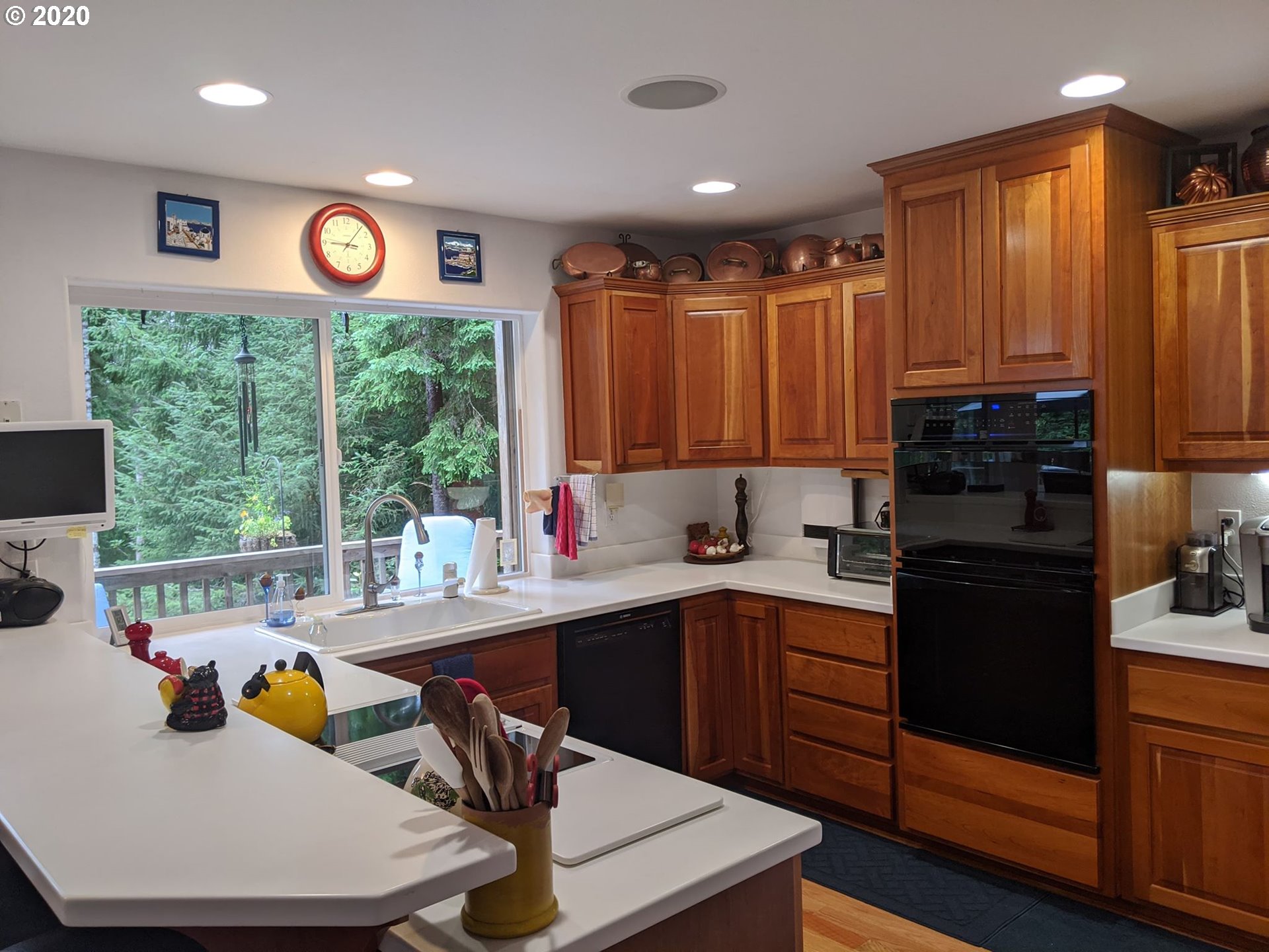 88607 Collard Loop Florence, OR 97439 - Photo 10 of 32 Kitchen