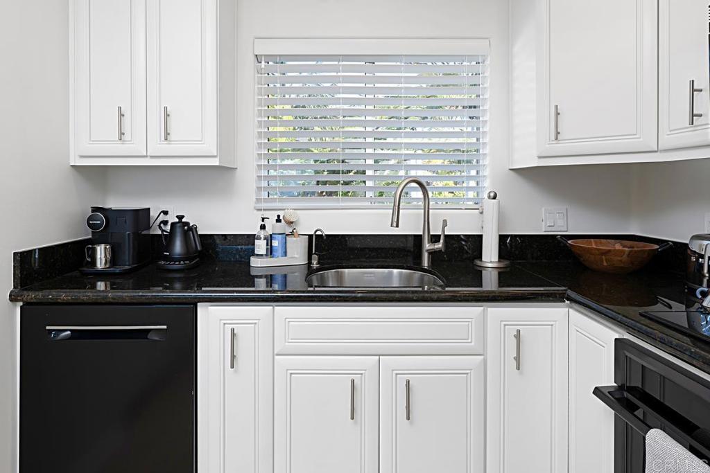 155 15th Street Del Mar, CA 92014 - Photo 19 of 34