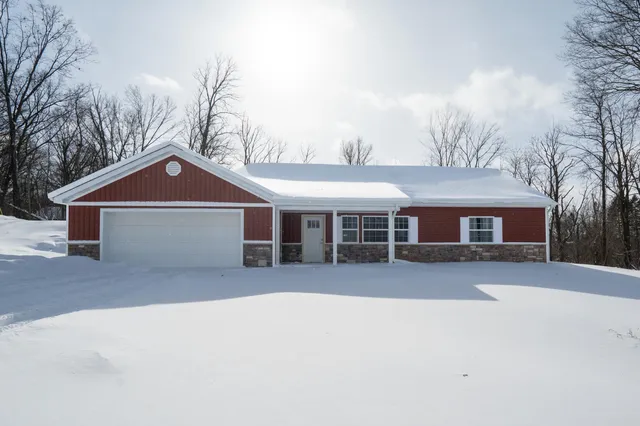 $399,900 | 2824 East B Avenue, Plainwell, MI 49080