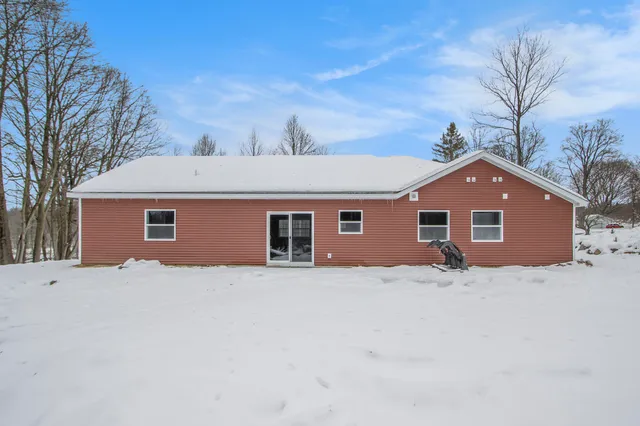 $399,900 | 2824 East B Avenue, Plainwell, MI 49080